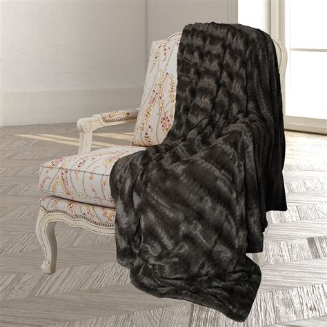 Faux Fur Black Throw Blanket at Fernande Frank blog