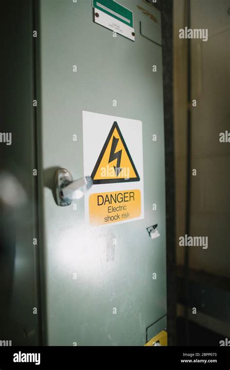 Electrical Box Warning Sign 的图像结果