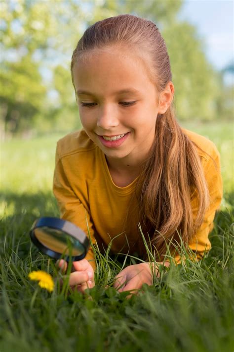 Kid nature discovery Images - Free Download on Freepik