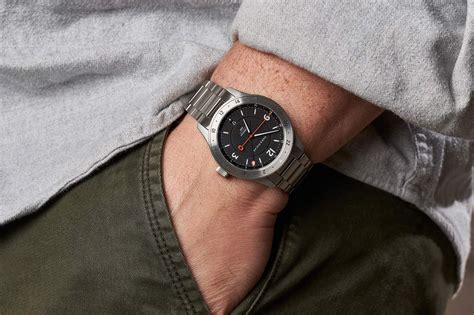 Oak & Oscar Updates the Humboldt with a GMT Movement and 24 Hour Bezel ...