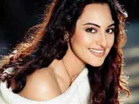 Sonakshi to do a cameo in 'OMG! Oh My God'?