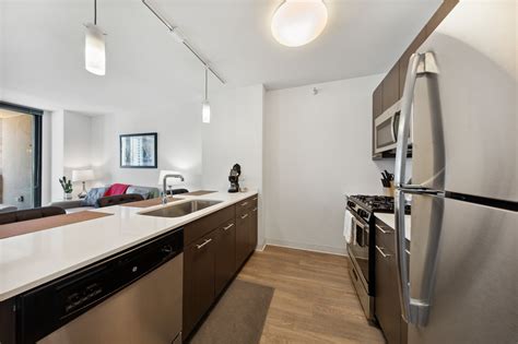 Gallery on Wells - Manilow Suites