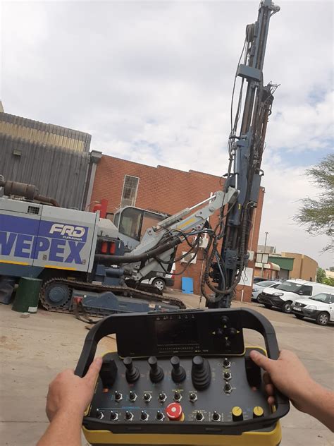 Remote Controlled Drilling Machine 的图像结果