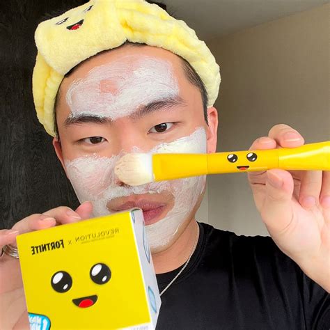 Makeup Revolution X Fortnite Peely Banana Mousse Mask – HOK Makeup