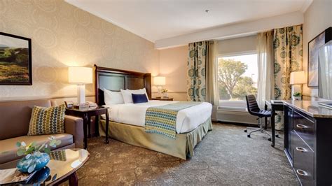 Corona East Rooms & Suites | King Studio | Ayres Hotel CA