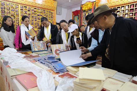异地求学的藏族学生(组图)_新闻中心_新浪网
