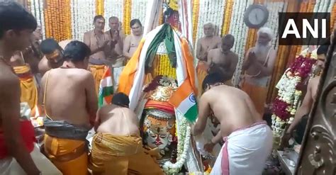 'Shivalinga' at Rishikesh temple decorated with tricolour on the ...