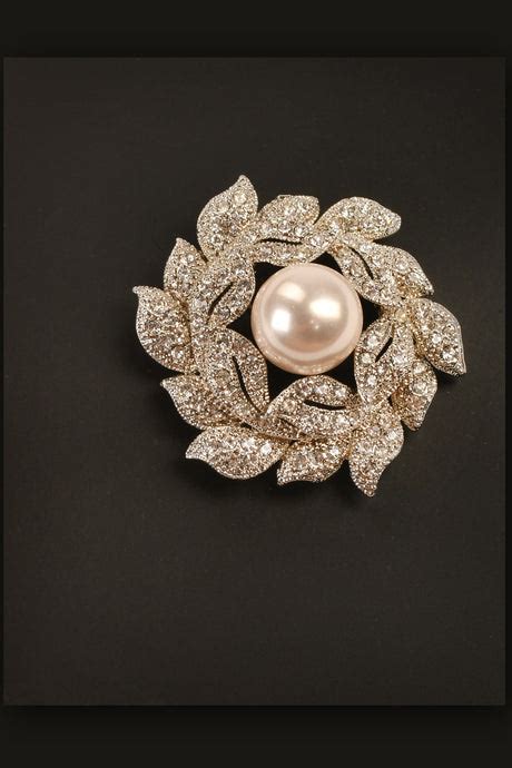 Beautiful Brooch from Drape Divaa - Be ahead of fashion