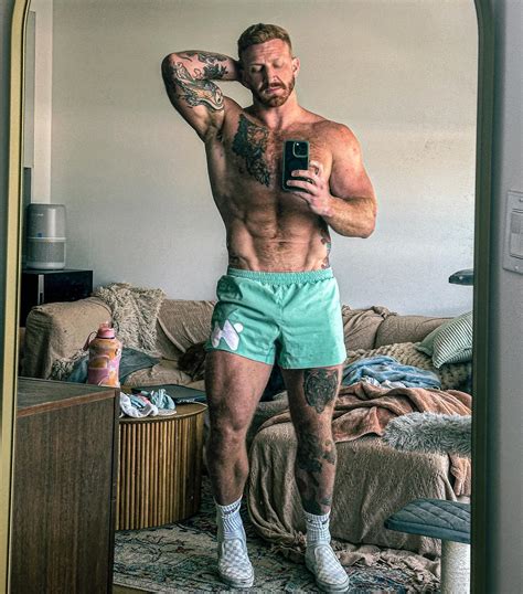 Lev Lieben | These thighs would look even better with a head getting ...