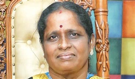 பெண் என்பதால் எனது நிகழ்ச்சிகளை புறக்கணிக்கிறீர்களா? - அதிகாரிகளிடம் ...