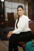 Meenakshi dixit latest photos