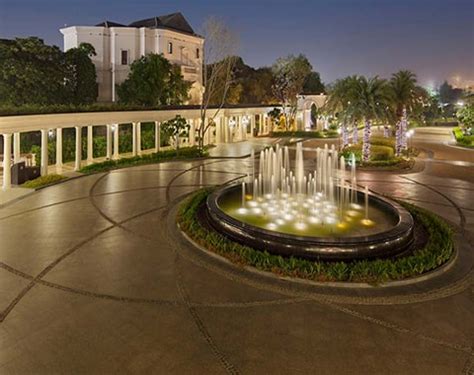 DLF Camellias Gurgaon - Golf Facing Ultra Luxury Apartments