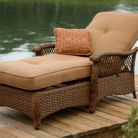 15 The Best Your Guide to Choosing and Enjoying Wicker Chaise Lounge Chairs