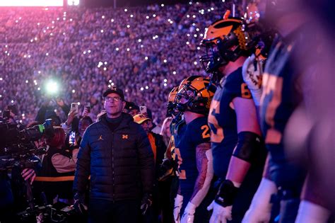 Michigan embraces ‘villain’ role as Ric Flair pays Jim Harbaugh a visit ...