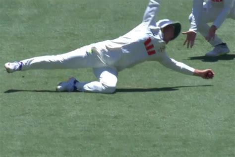 Marnus Labuschagne Takes a Stunning One-Handed Low Catch to His Left To ...