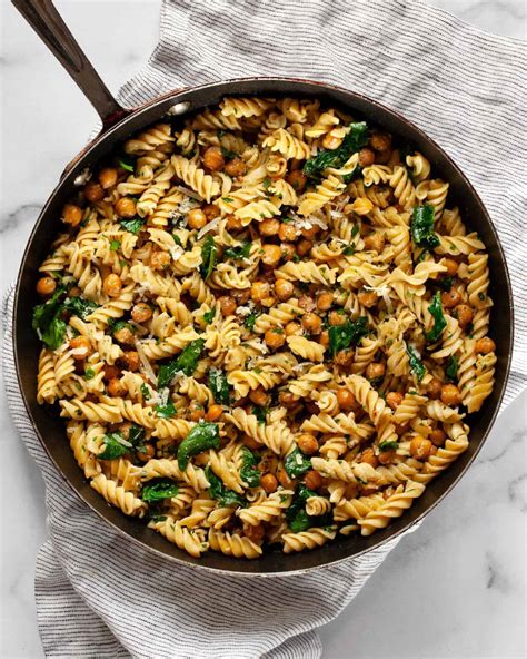 Easy Chickpea Pasta with Spinach - Last Ingredient