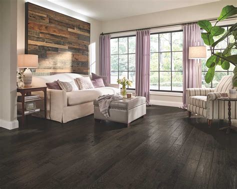 Armstrong Flooring Extends Diamond 10® Technology to New Solid Hardwood ...