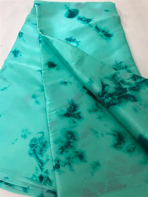 Buy Shibori tie and dye sarees online – Akrithi
