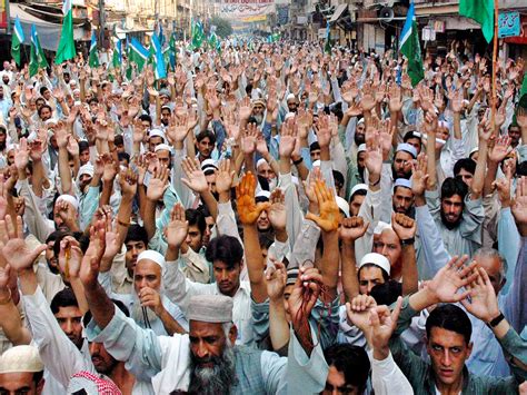 Pakistan's fear of clerics dooms Madrassa reforms