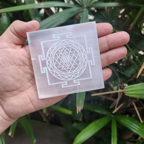 Buy Crystal Charging Selenite Plate 3x3 with Sri Chakra - Know Price ...