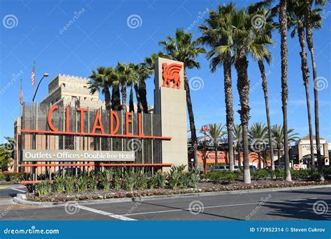 COMMERCE, CALIFORNIA - 26 FEB 2020: Citadel Outlet Mall Sign. Los ...