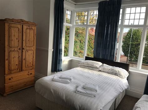 THE QUEEN VICTORIA HOTEL (Wolverhampton, West Midlands) - Hotel Reviews ...