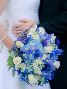 Blue Wedding Bouquet Flowers by The Best Blue Wedding Flowers And 16 Gorgeous Blue Bouquets Blue Wedding Bouquet Flowers