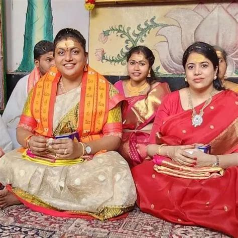 Roja Selvamani : శ్రీశైలం భ్రమరాంబ సమేత మల్లికార్జున స్వామి సేవలో ...