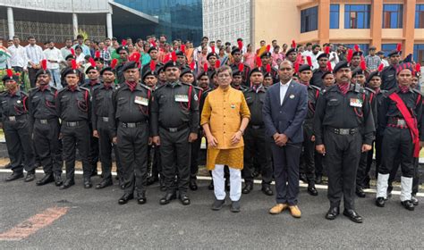 Ranchi News - CUJ हुआ देशभक्ति में सराबोर, कुलपति ने ध्वजारोहण कर ...
