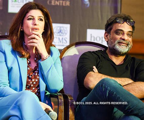 Twinkle Khanna, R Balki discuss ‘Pad Man’ Photogallery - ETimes
