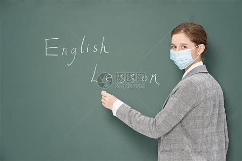 如何用英语自我介绍？英文外教教你自我介绍，学习英语口语_腾讯视频