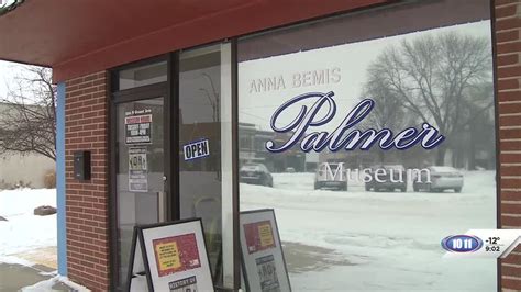 Holdrege Parade of Lights features dazzling vehicles, band performance
