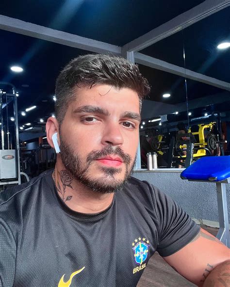 Vitor Oliveira (@vtrallves) • Instagram photos and videos