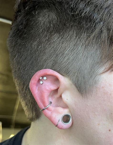 Before and after on some inverted nipple piercings by Lynn at Icon with Anatometal : r/piercing