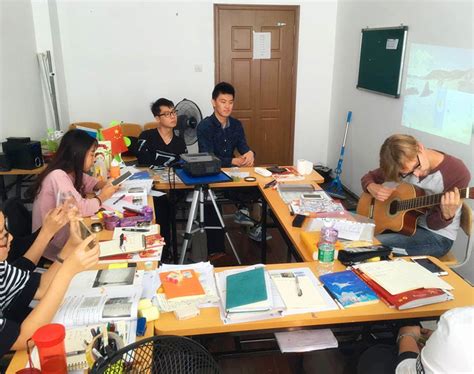 乡村小学来了“外教”，浙财大留学生志愿者助力乡村英语课堂