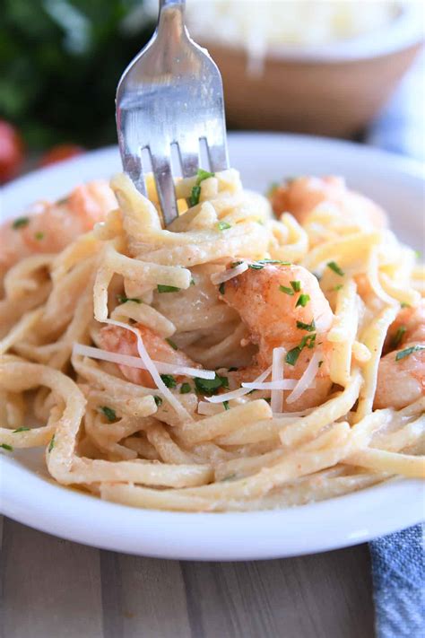 Creamy Garlic Shrimp Pasta - Mel's Kitchen Cafe