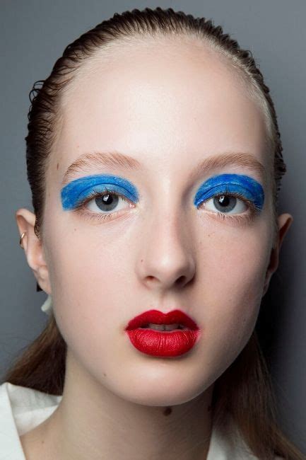 How To Flaunt The Pantone Colour Of The Year In Your Makeup | Grazia India