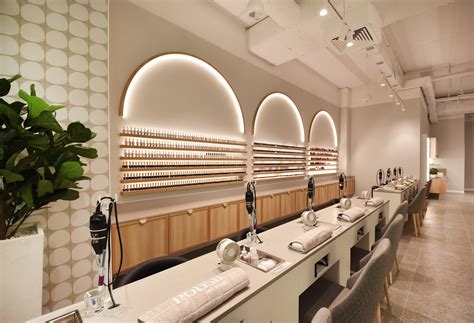 modern nails and spa