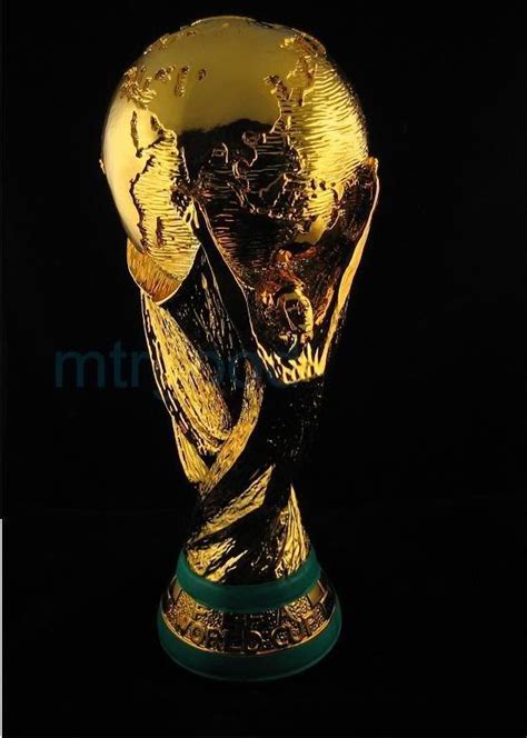 FIFA World Cup Trophy 的图像结果