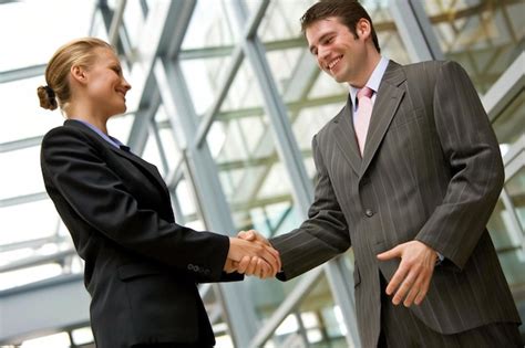 Business People Greeting 的图像结果