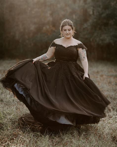 10 Gorgeous Plus Size Black Wedding Dress Ideas - Roses & Rings | Weddings, Fashion, Lifestyle + DIY