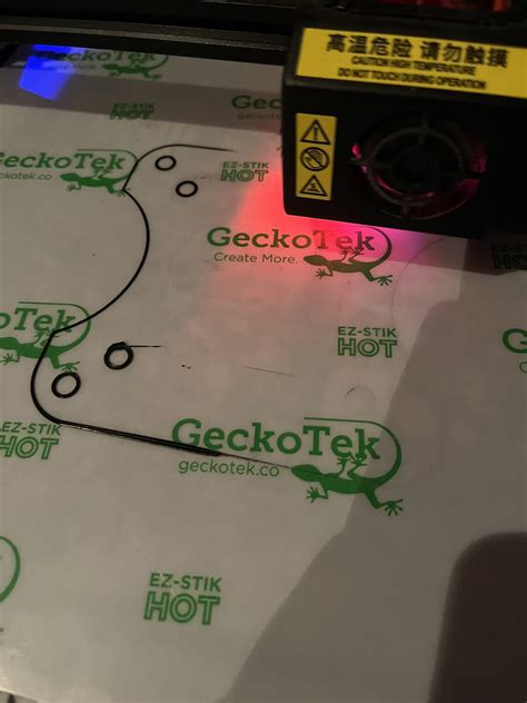 Why does this happen? Really thin layer on right hand side… : r/CR10