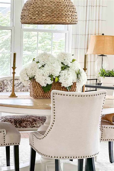 4 Quick And Easy Summer Dining Room Centerpiece Ideas - StoneGable