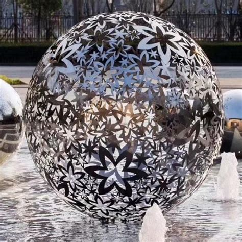 不锈钢镂空球景观雕塑-宏通雕塑
