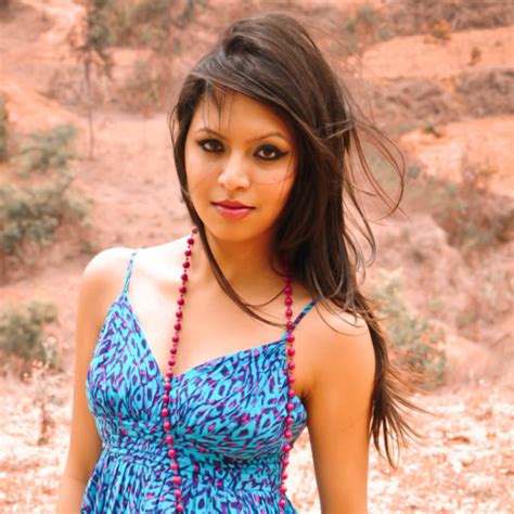 Our Story, Vision & Commitment to Women’s Fashion | Berrylush