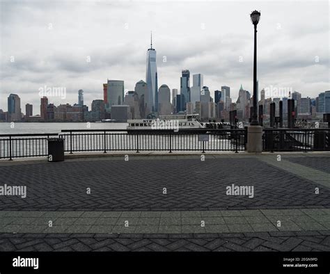 NY Waterway ferry at Paulus Hook Pier with New York city skyline in the ...