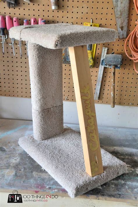 25 DIY Cat Scratching Post Plans - Blitsy