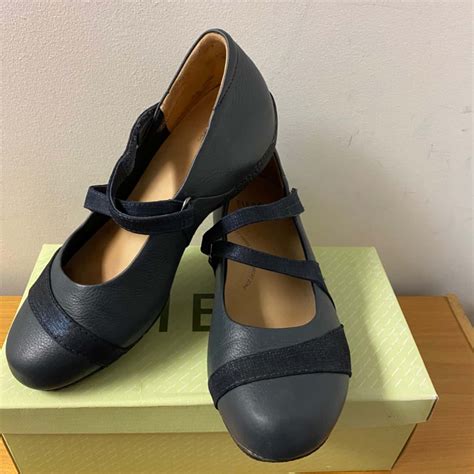 Ziera 40.5 sizing Womens Navy Blue shoes (s)