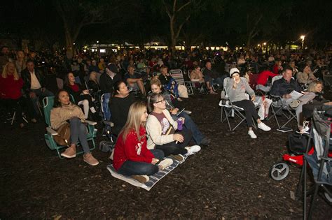 Candlelight Christmas Carols at Cambier Park | Naples, Florida