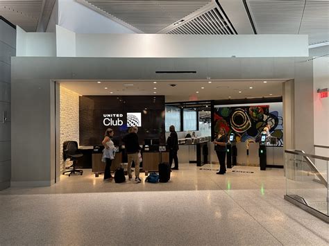 The new United Club Lounge in Terminal A at Newark EWR - Points Miles ...